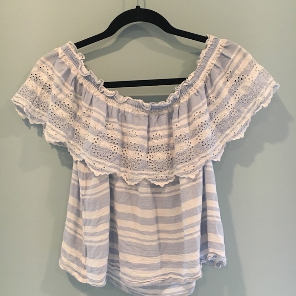 Cute American eagle off the shoulder top - Picture 1 of 2